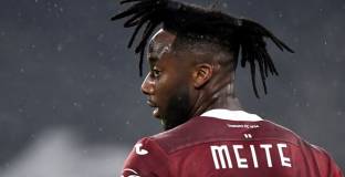 Милан нае халф на Торино