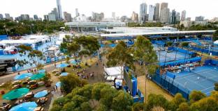 Тенисистите в Мелбърн ще играят по два мача в петък 