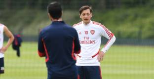 Артета: Мисля, че Йозил не е много щастлив