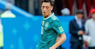 Йозил: Мерцедес ме изключи от рекламната си кампания