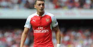 Йозил иска в Юнайтед 