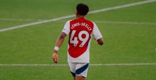 Отмениха червения картон на Луис - Скели