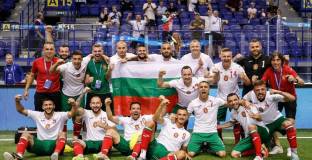 България с обрат над Португалия на старта на Европейското по мини футбол
