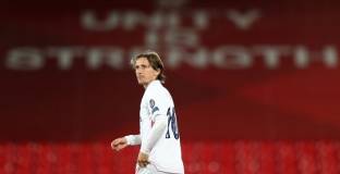 Модрич и Реал Мадрид си стиснаха ръцете