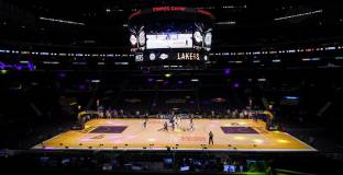 Лейкърс с трета поредна победа, Бруклин пречупи Никс