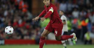 Ливърпул с победа над последния