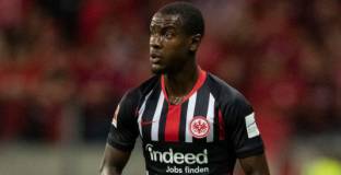 Ман Юнайтед се интересува от защитник на Айнтрахт