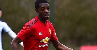 16-годишен ирландец отказа на Нюкасъл и Бърнли