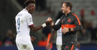 Лампард предупреди Ейбрахам за конкуренцията