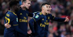 Арсенал е единственият отбор през  21 в. с поне 5 гола на „Анфийлд”