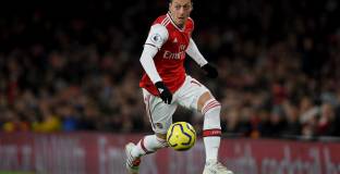 Агентът на Йозил е против намаляване на заплатите на играчите