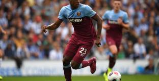 Челси е готов да купи защитник на Уест Хем