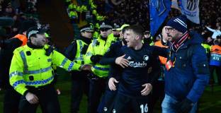 УЕФА наказа нападател на Копенхаген за разправия с полицай