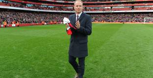 Бергкамп влезе в Залата на славата 