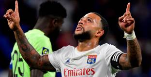 Депай: Знам, че Барса се интересува от мен 