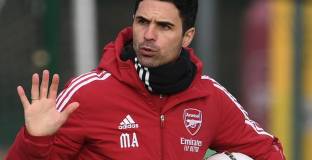 Арсенал ще отложи покупката на нападател за лятото