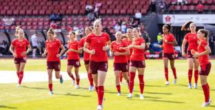  Швейцарките отмениха тренировката заради натряване 