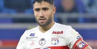 Докторите на Ливърпул са във Франция, Фекир е пред трансфер на Анфийлд 