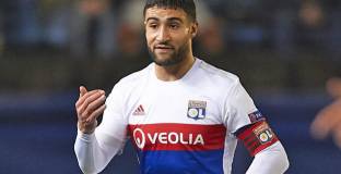 Олимпик Лион предлагал Фекир на Челси