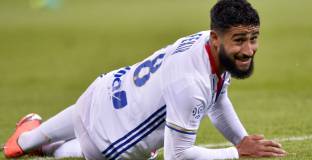 Олимпик Лион не изключи продажбата на Фекир в Челси