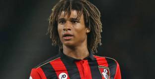 Тотнъм готви предложение за Аке