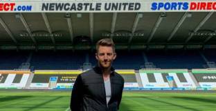 Нюкасъл Юнайтед подписа с Гилеспи