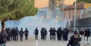Полицията използва сълзотворен газ срещу фенове на Ница и Рома