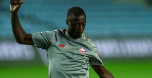 Байерн и Ливърпул преговарят с Лил за Пепе