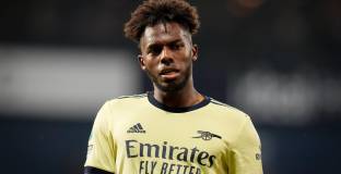   Карагър смята, че Тавареш е струвал на Арсенал мястото в ШЛ