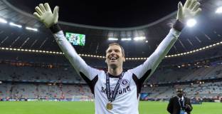 Челси възнамерява да предложи работа на Чех