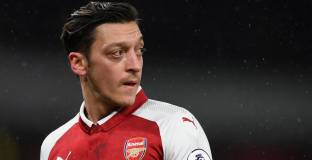 Монреал: Йозил знае как да подава, а не да хваща някой за гърлото