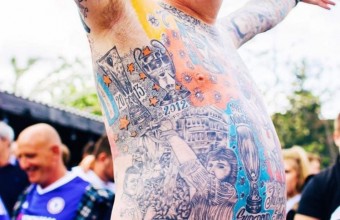 Колоритен фен на Челси.