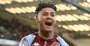   Вила ще награди Уоткинс с нов договор