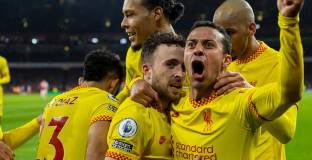 Невил: Ливърпул за първи път е фаворит за титлата