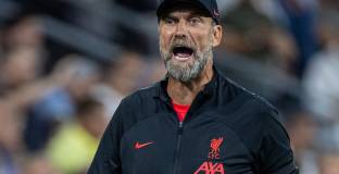    Клоп иска нов халф, но не знае дали ще се случи 