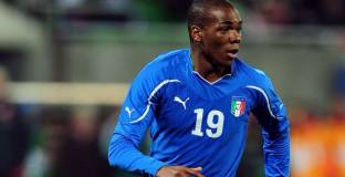 Огбоня замени Киелини в националния на Италия 