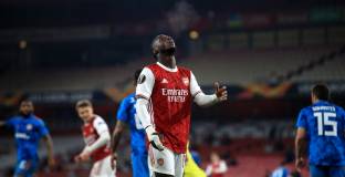 Арсенал загуби, но продължава в 1/4-финалите (видео)