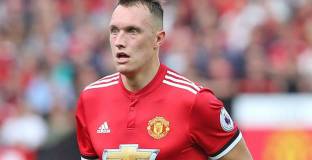 Фил Джоунс: Бях опустошен от новината за Сър Алекс 