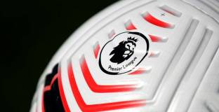 Ливърпул започва защитата на титлата срещу Лийдс