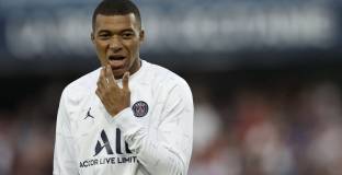  ПСЖ спря продажбата на фланелки с името на Мбапе 