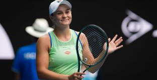 Барти с трудна победа на 