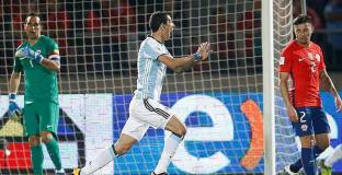 Аржентина победи Чили, гол на Суарес помогна на Уругвай