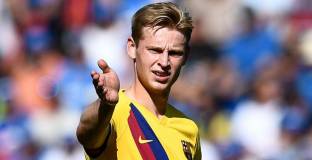   Барселона размисли за Де Йонг