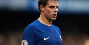   Челси иска 7 млн. от Барса за Аспиликуета