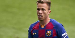  Артур може да премине в Арсенал