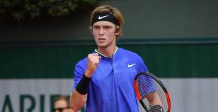 Мъри, Медведев и Рубльов започнаха с победи 