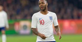 Стърлинг напусна лагер - сбора на националния на Англия