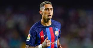 Рафиня се контузил, след като ритнал хладилна чанта в мача с Ман Юнайтед