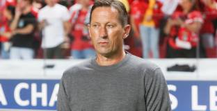 Шмит: Все още сме на средата на сблъсъка