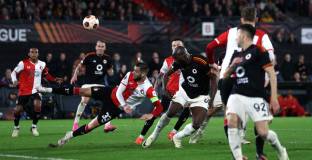 Фейенорд и Рома оставиха развръзката за реванша